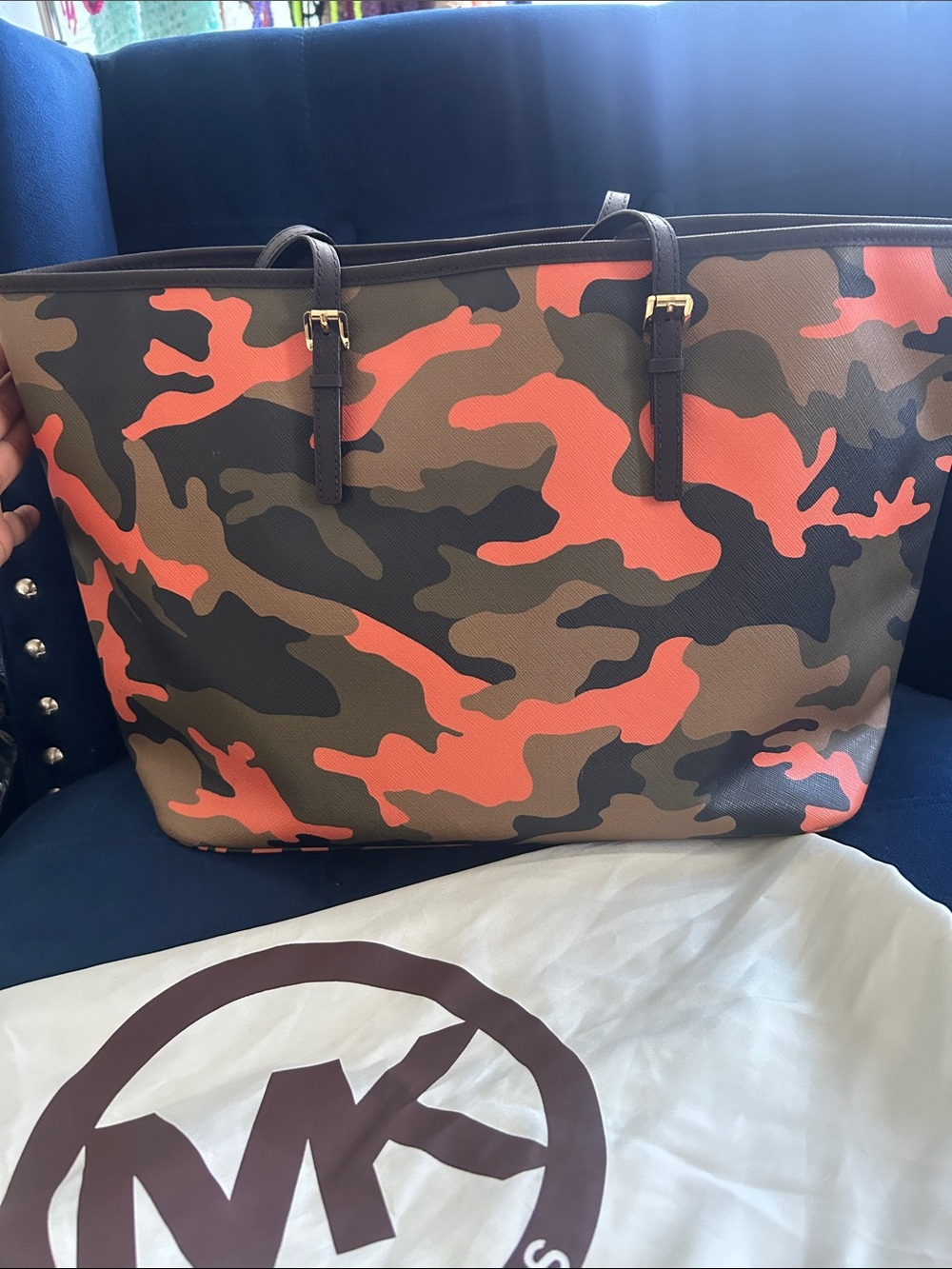 Authentic Michael Kors Jet set Travel Camo Tote Bag in Orange and Olive - Picture 5 of 7